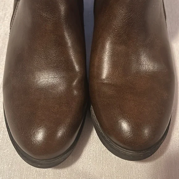 BareTraps Women’s Brown Ankle Booties w/ Design all along the side Size 8 - Picture 8 of 14